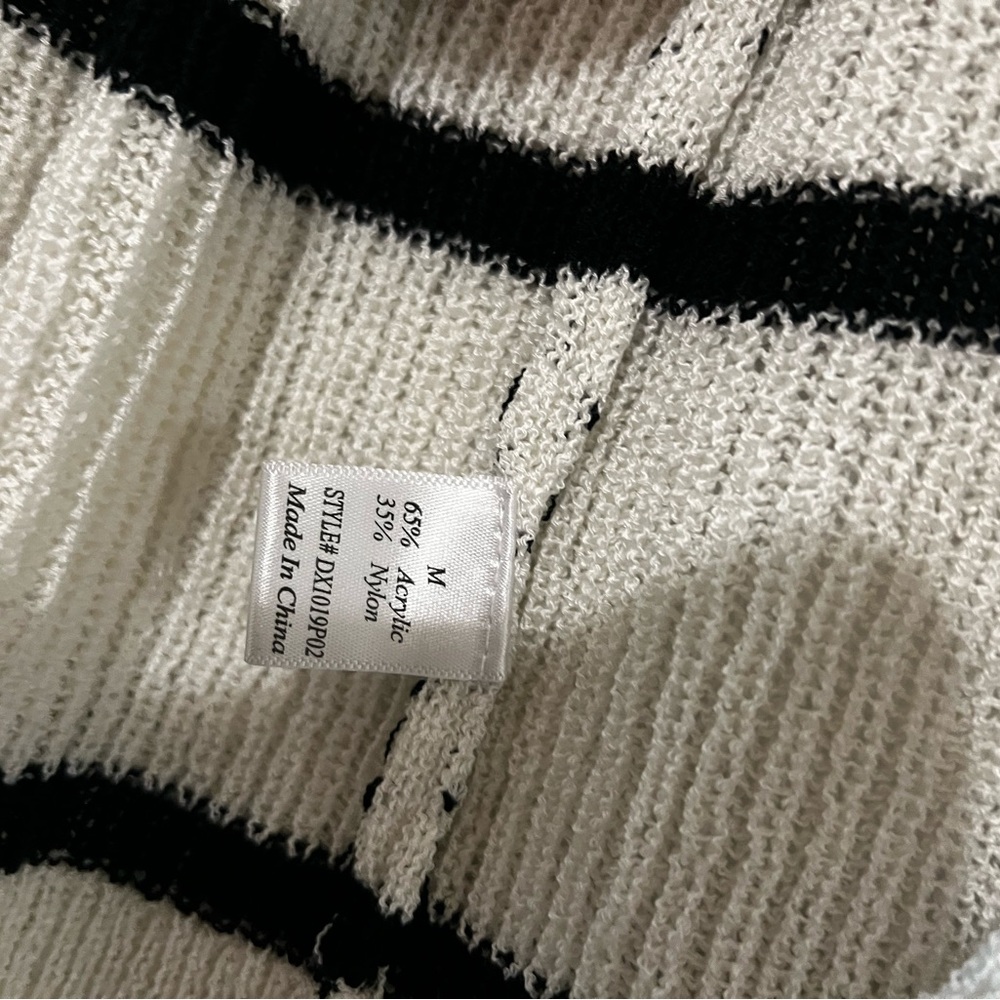 ✨SOLD✨ Neutral Territory White/Black Striped
Duster Cardigan - Picture 4 of 5